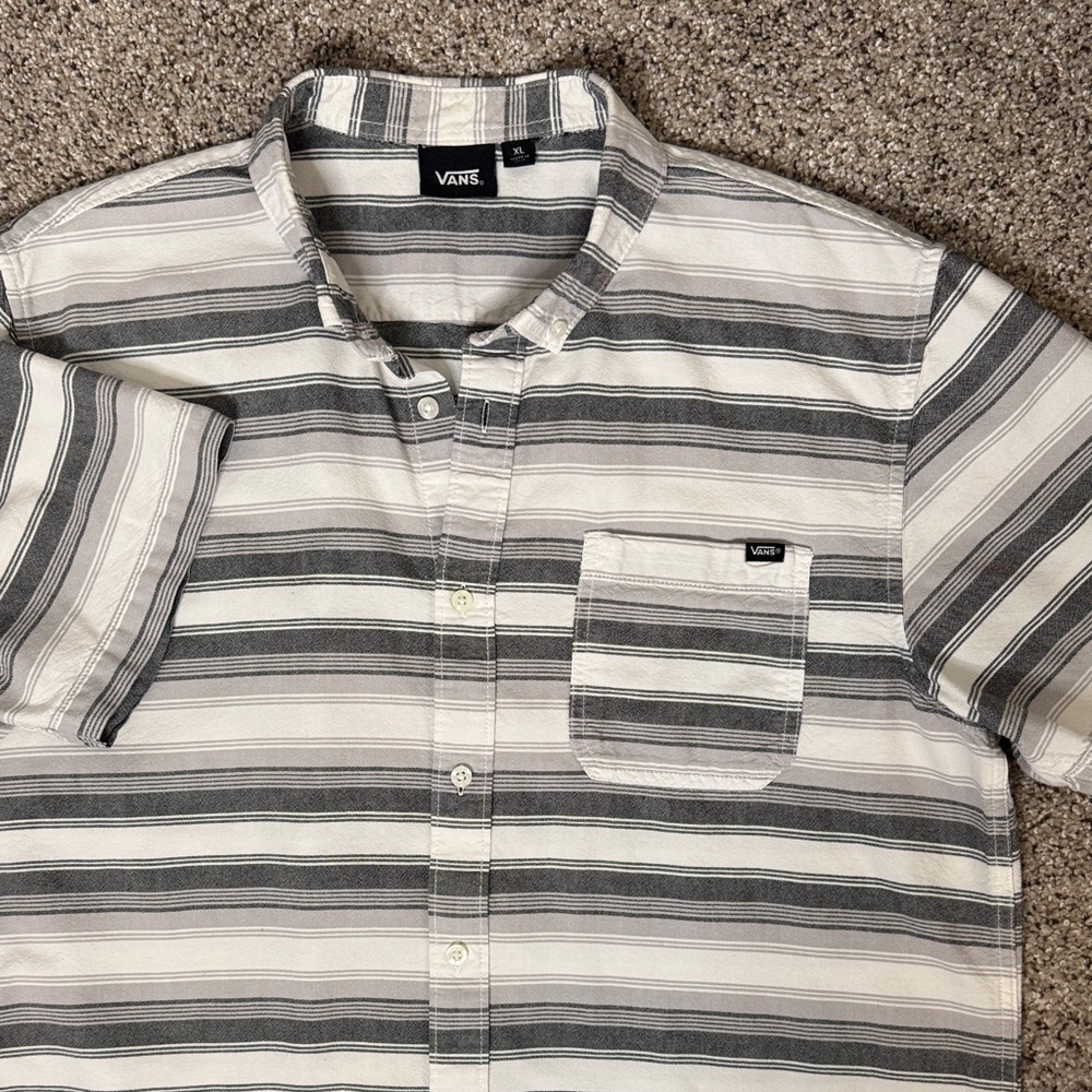Vans Short Sleeve Striped Button-Up Shirt in White and Gray 100% Cotton